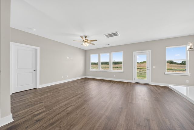 3920 Trinity Woods Rd, Columbia, TN 38401