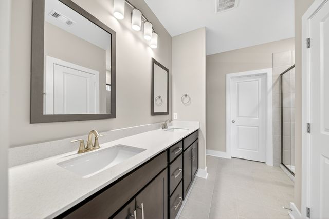 3920 Trinity Woods Rd, Columbia, TN 38401