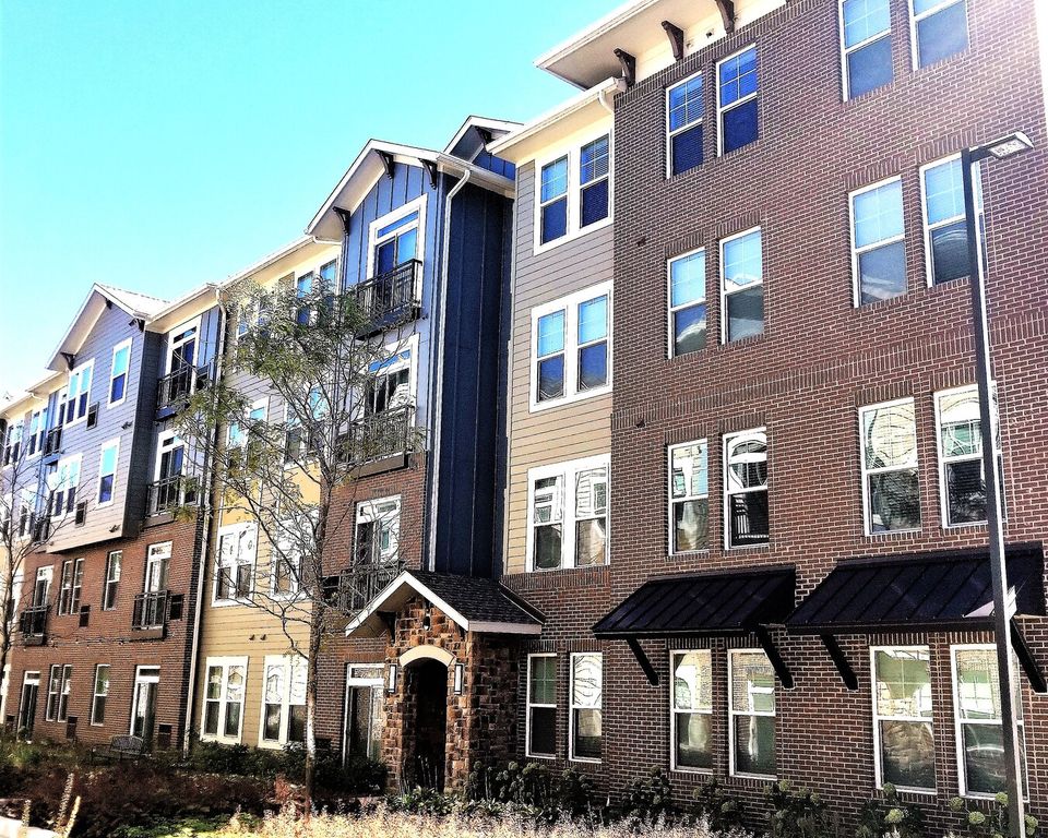 690 E Algonquin Road 3404, Schaumburg, IL 60173