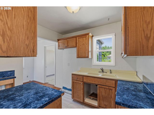2551 CAMBRIDGE St, West Linn, OR 97068