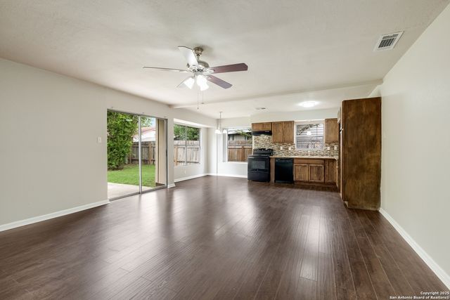 9214 Cliffvale St, San Antonio, TX 78250