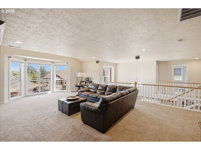 2448 Nw VIOLET Ct, Albany, OR 97321