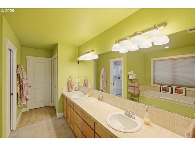 2448 Nw VIOLET Ct, Albany, OR 97321