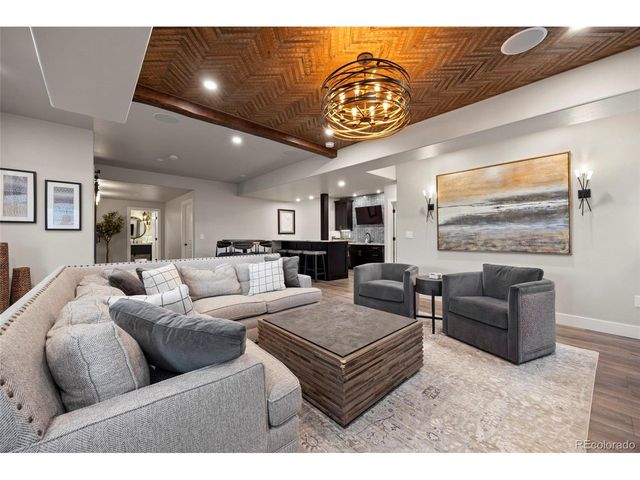 10601 Montecito Dr, Lone Tree, CO 80124