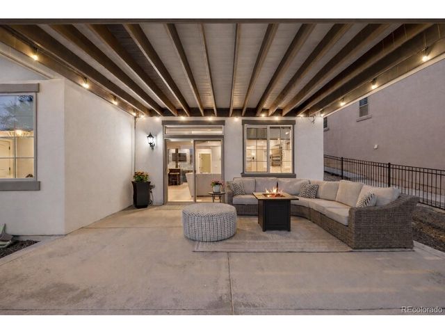 10601 Montecito Dr, Lone Tree, CO 80124