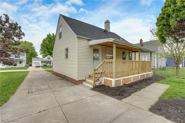 29050 Edgewood Drive, Willowick, OH 44095
