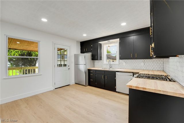 29050 Edgewood Drive, Willowick, OH 44095