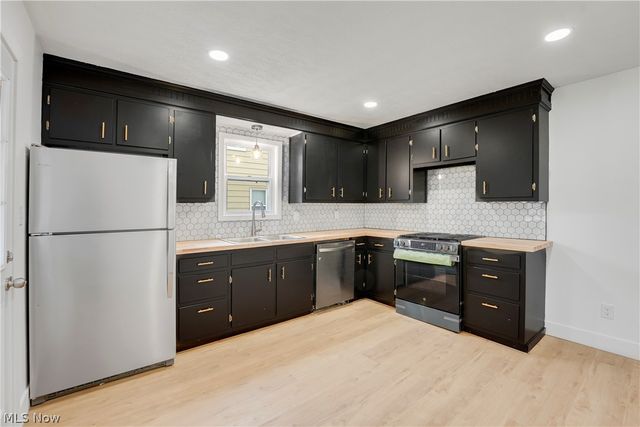 29050 Edgewood Drive, Willowick, OH 44095