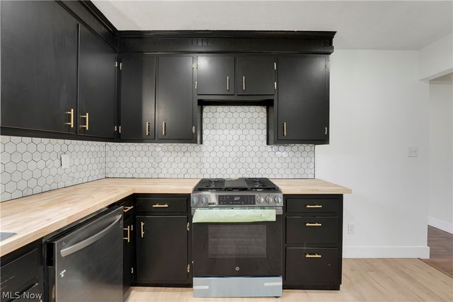 29050 Edgewood Drive, Willowick, OH 44095