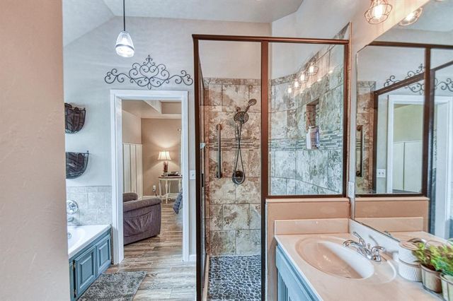513 N Geronimo Way, Mustang, OK 73064