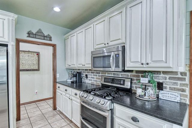 513 N Geronimo Way, Mustang, OK 73064