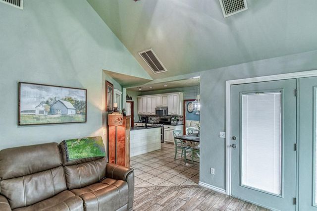 513 N Geronimo Way, Mustang, OK 73064