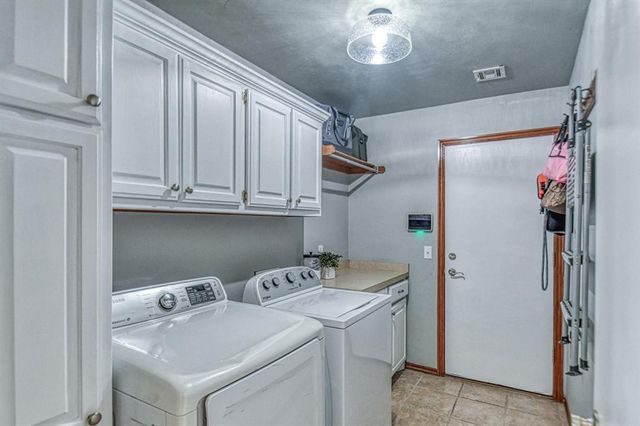 513 N Geronimo Way, Mustang, OK 73064