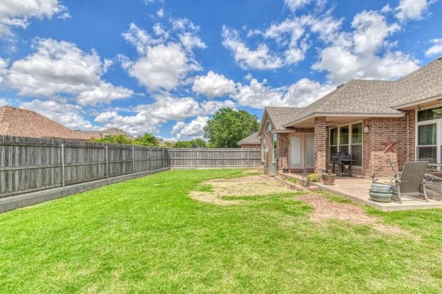 513 N Geronimo Way, Mustang, OK 73064