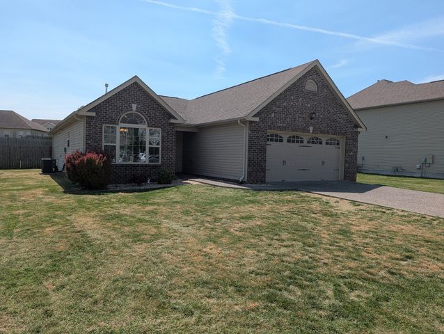 225 Leah Ct, Gallatin, TN 37066
