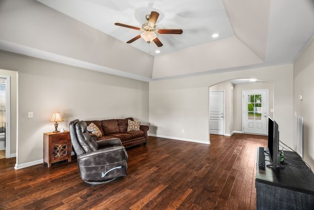225 Leah Ct, Gallatin, TN 37066