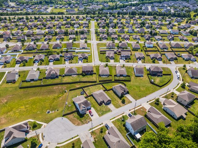 225 Leah Ct, Gallatin, TN 37066