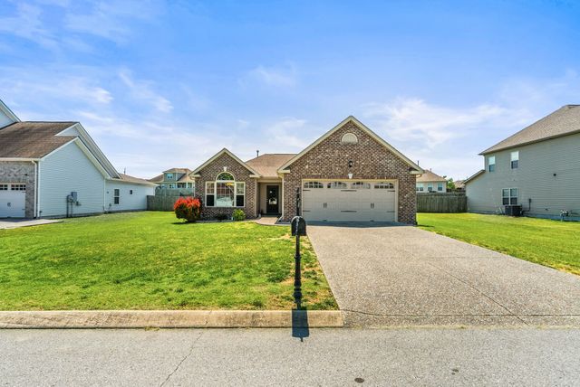 225 Leah Ct, Gallatin, TN 37066