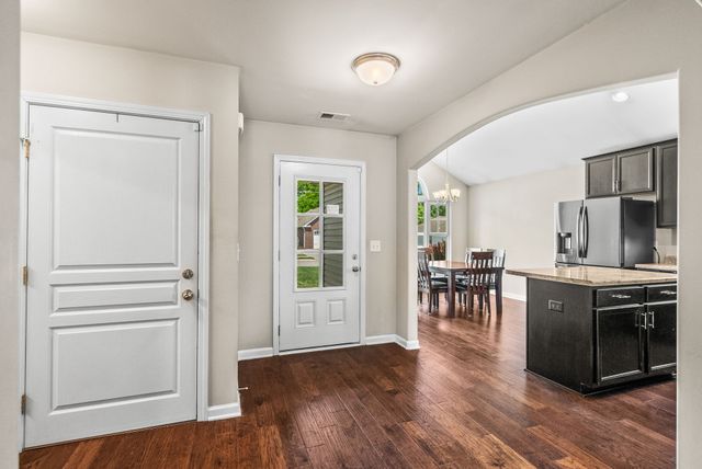 225 Leah Ct, Gallatin, TN 37066