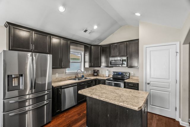 225 Leah Ct, Gallatin, TN 37066