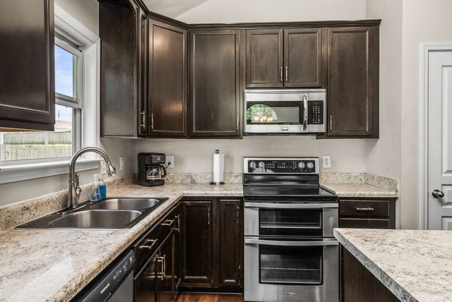 225 Leah Ct, Gallatin, TN 37066