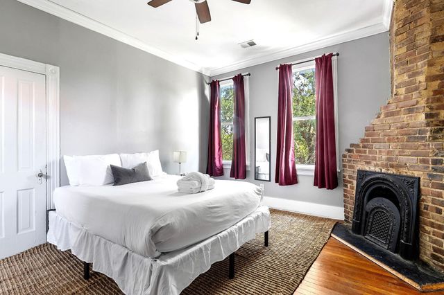 695 King Street, Charleston, SC 29403