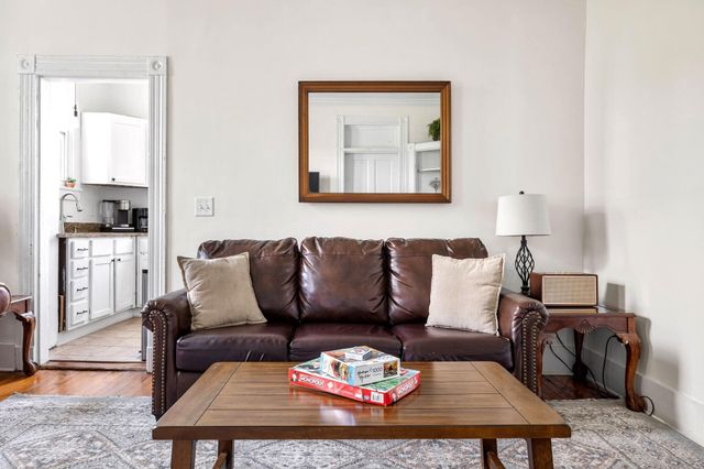 695 King Street, Charleston, SC 29403