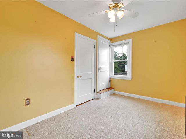 602 REESE STREET, Folsom, PA 19033