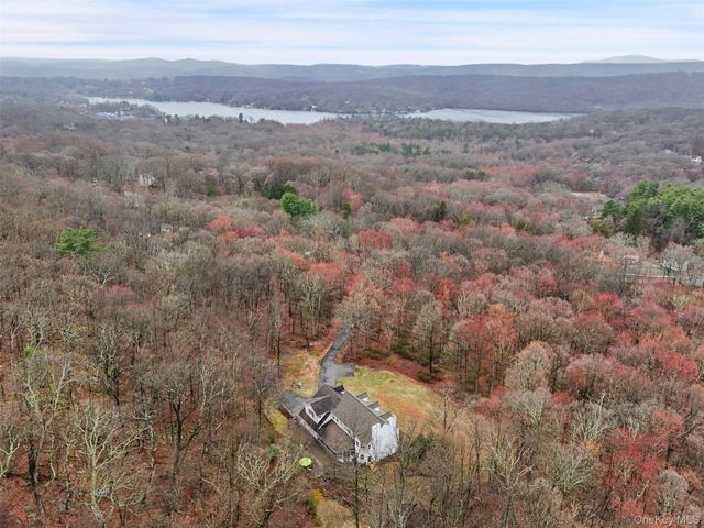 580 Oscawana Lake Road, Putnam Valley, NY 10579
