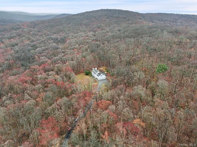580 Oscawana Lake Road, Putnam Valley, NY 10579