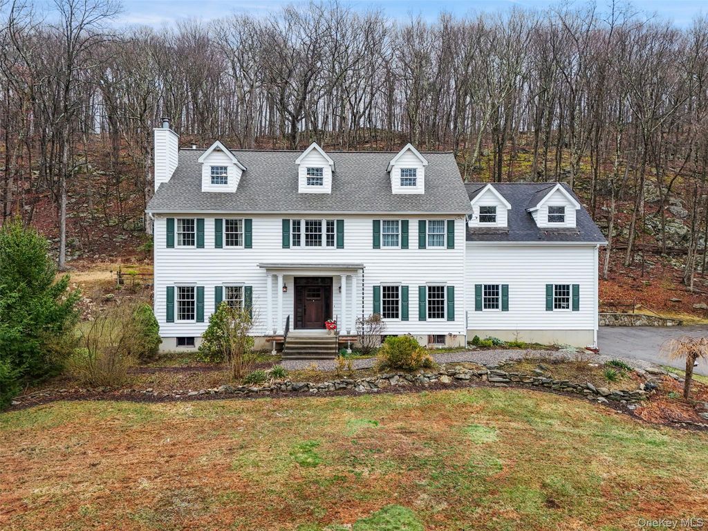 580 Oscawana Lake Road, Putnam Valley, NY 10579