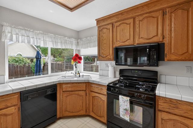 9083 Fanega Ct, Elk Grove, CA 95758