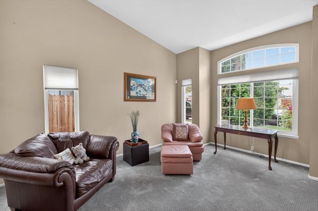 9083 Fanega Ct, Elk Grove, CA 95758