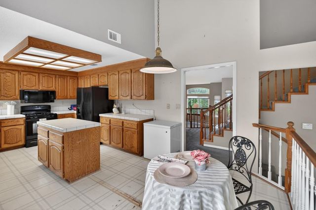 9083 Fanega Ct, Elk Grove, CA 95758