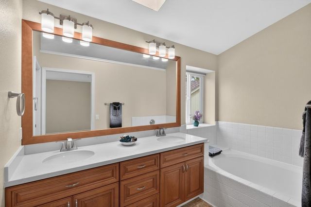 9083 Fanega Ct, Elk Grove, CA 95758