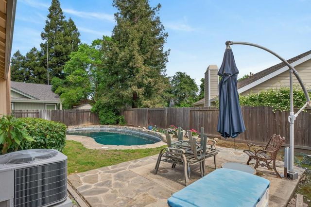 9083 Fanega Ct, Elk Grove, CA 95758