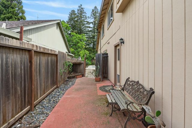 9083 Fanega Ct, Elk Grove, CA 95758