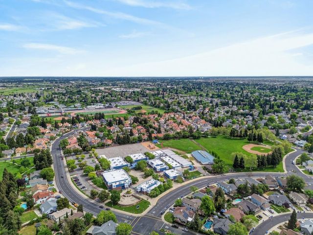 9083 Fanega Ct, Elk Grove, CA 95758