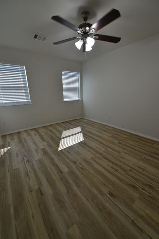2385 Murphy Court, Red Oak, TX 75154