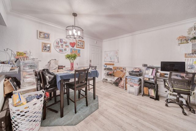 9459 SW 76th St R5, Miami, FL 33173