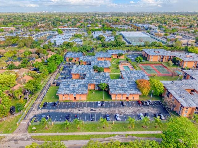 9459 SW 76th St R5, Miami, FL 33173