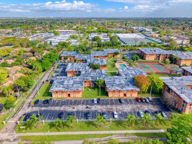 9459 SW 76th St R5, Miami, FL 33173