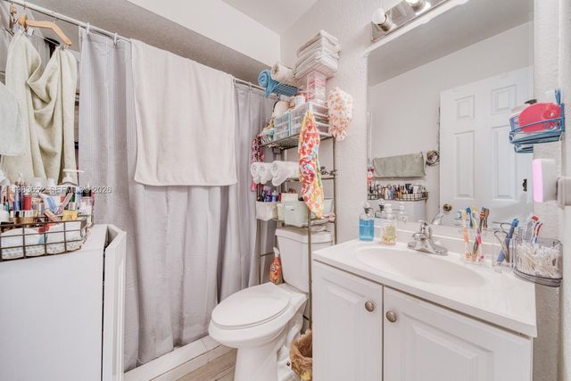 9459 SW 76th St R5, Miami, FL 33173