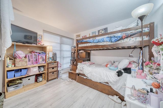 9459 SW 76th St R5, Miami, FL 33173