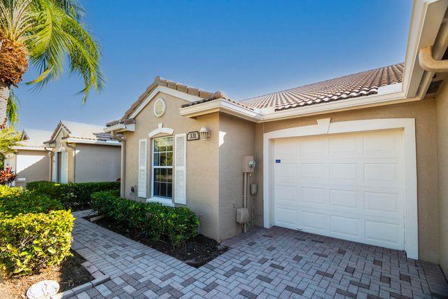 331 NW Broken Oak Trail, Jensen Beach, FL 34957