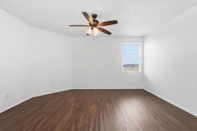 205 Phlox Lane, Burleson, TX 76028