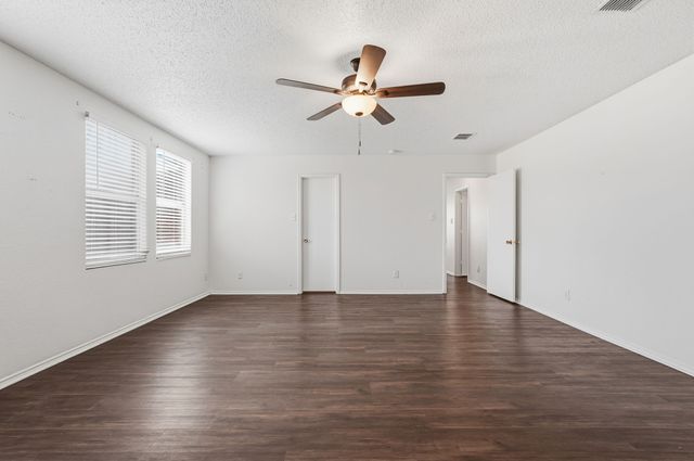 205 Phlox Lane, Burleson, TX 76028