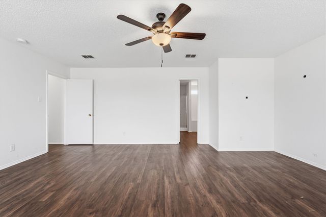 205 Phlox Lane, Burleson, TX 76028