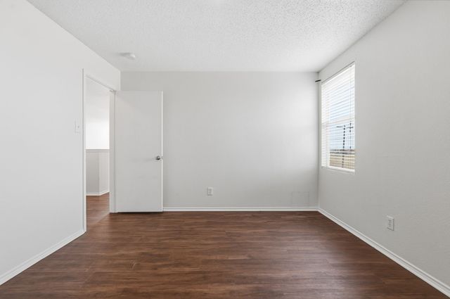 205 Phlox Lane, Burleson, TX 76028