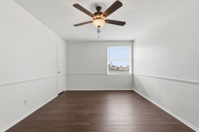 205 Phlox Lane, Burleson, TX 76028